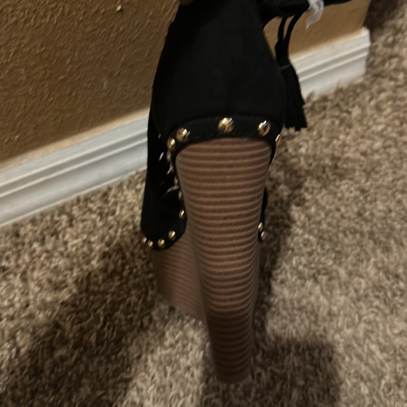 Size 9 Black Wedges. Shoe dazzle. Brand New. - Picture 4 of 5